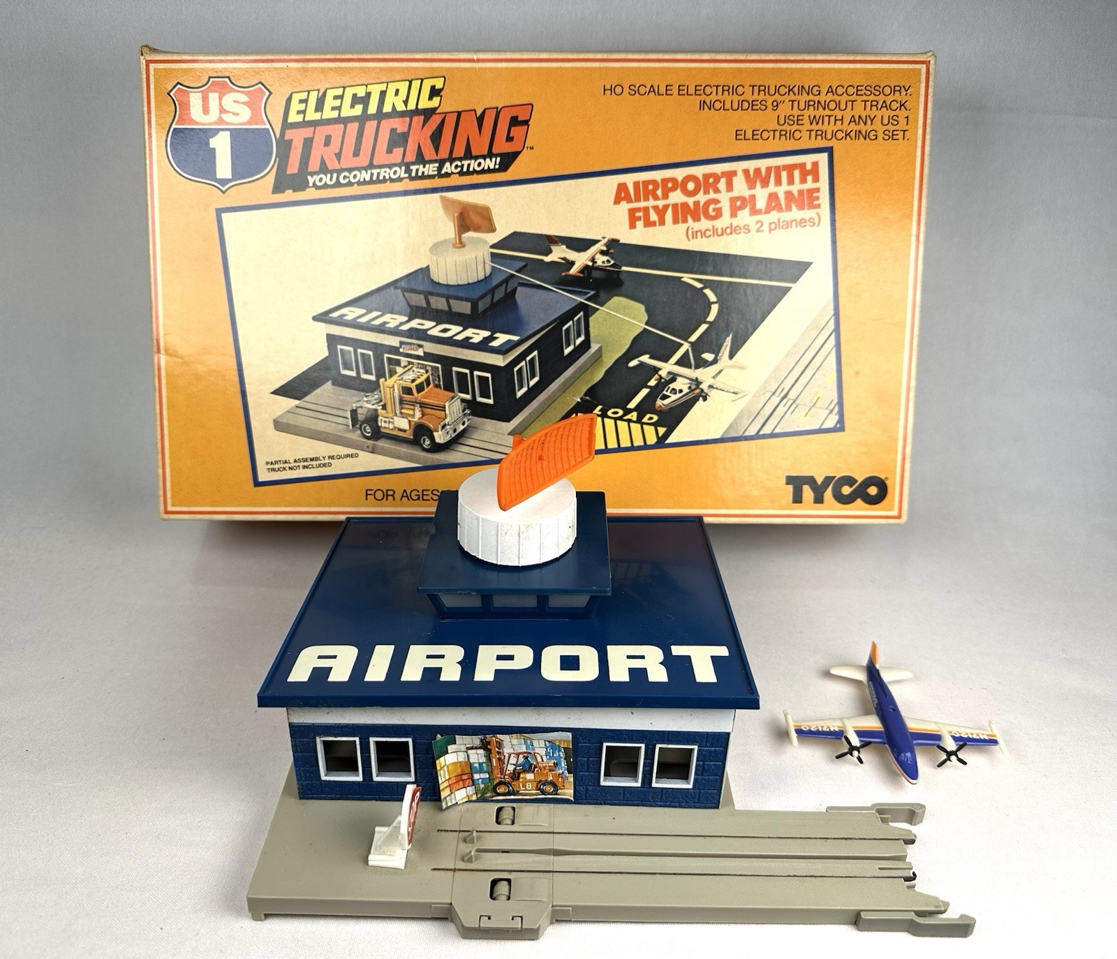 Airport with Flying Plane No. 3435 - image 3