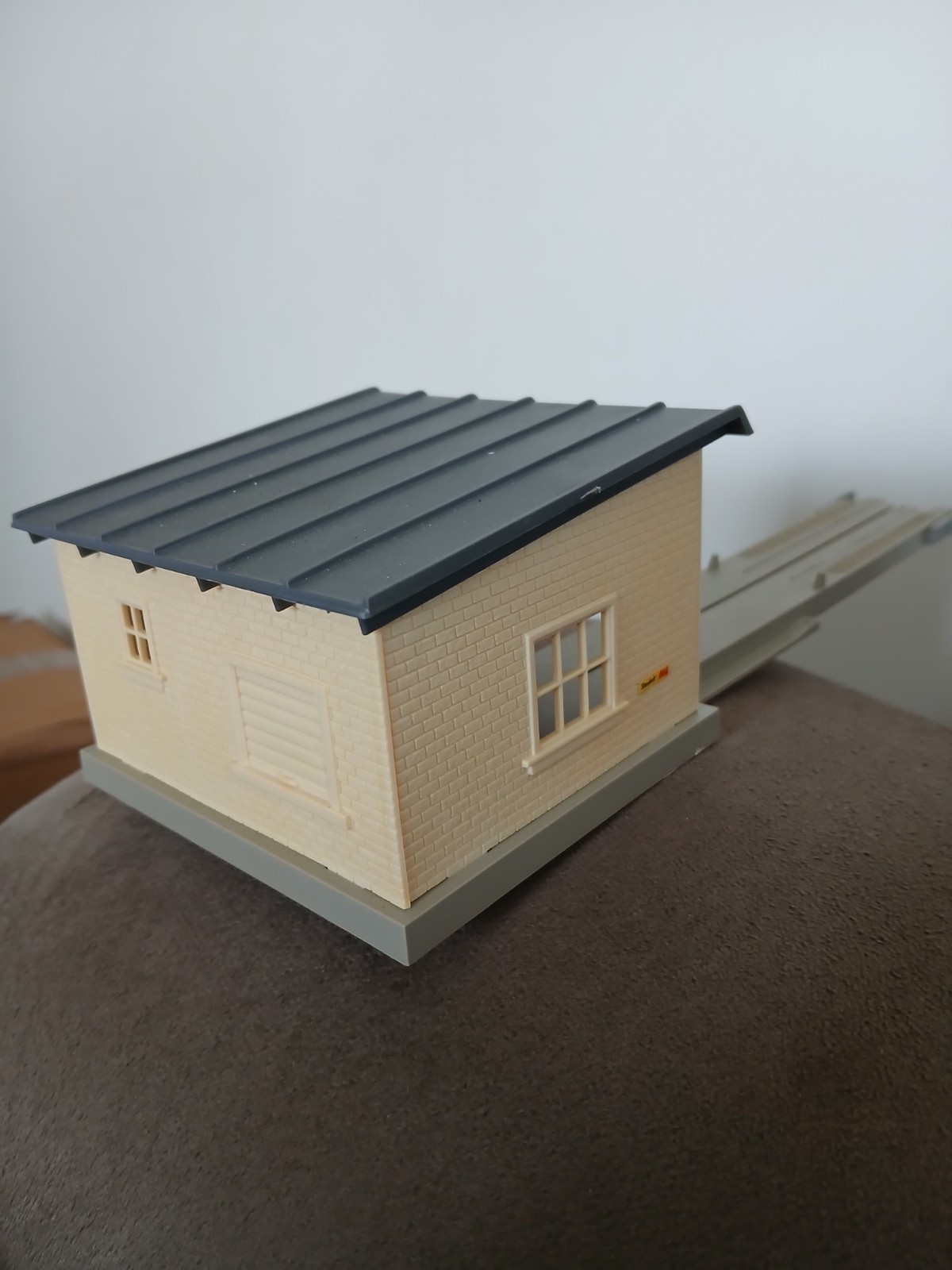 Crate Unloader No. 3460