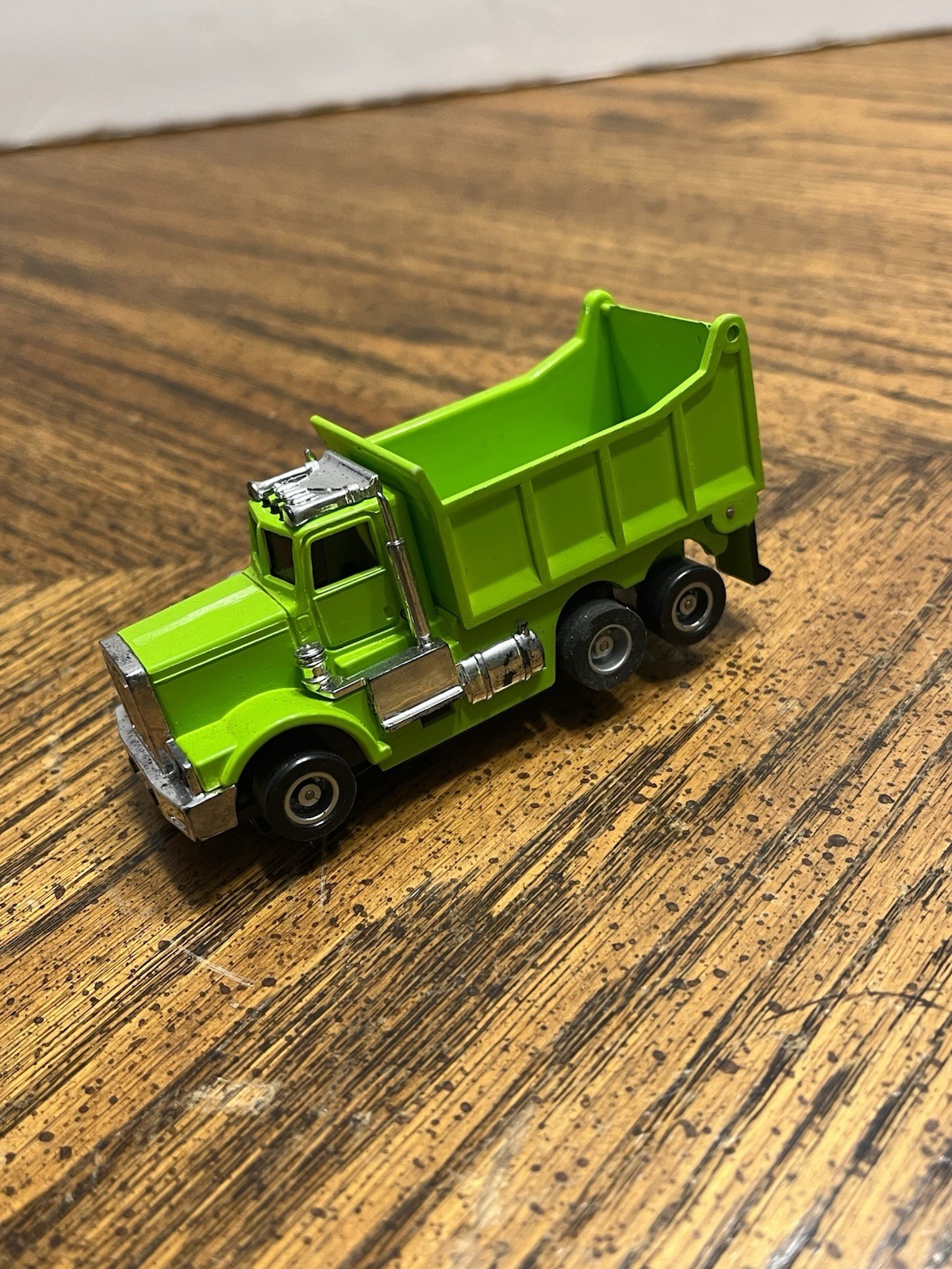 Green Dump Truck No. 3901