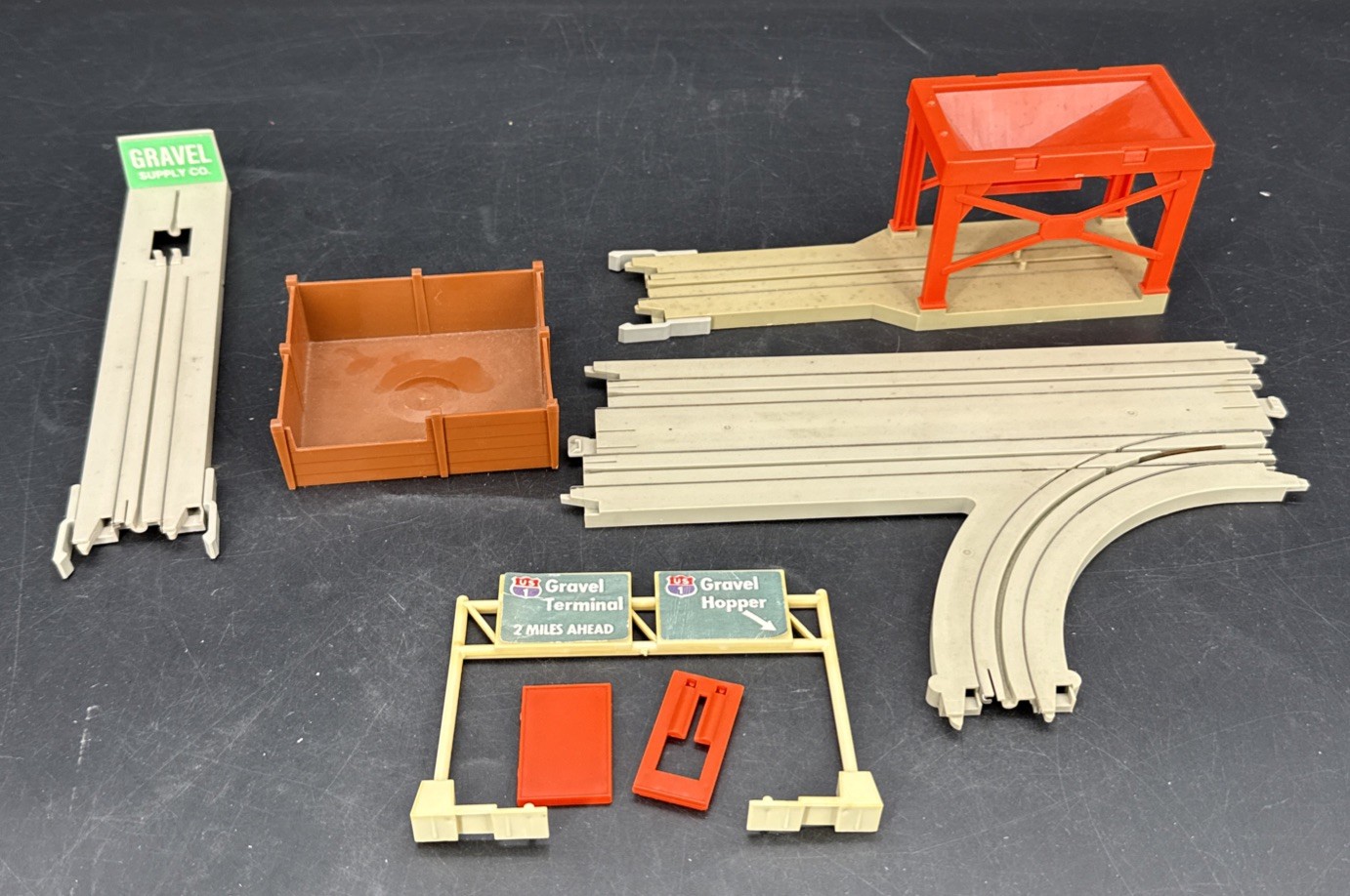 Overhead Gravel Hopper No. 3420