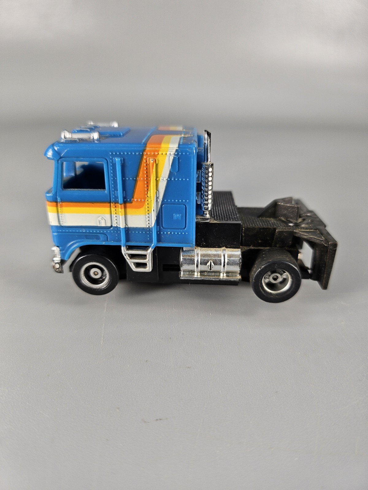 Kenworth Cabover Yellow No. 3914